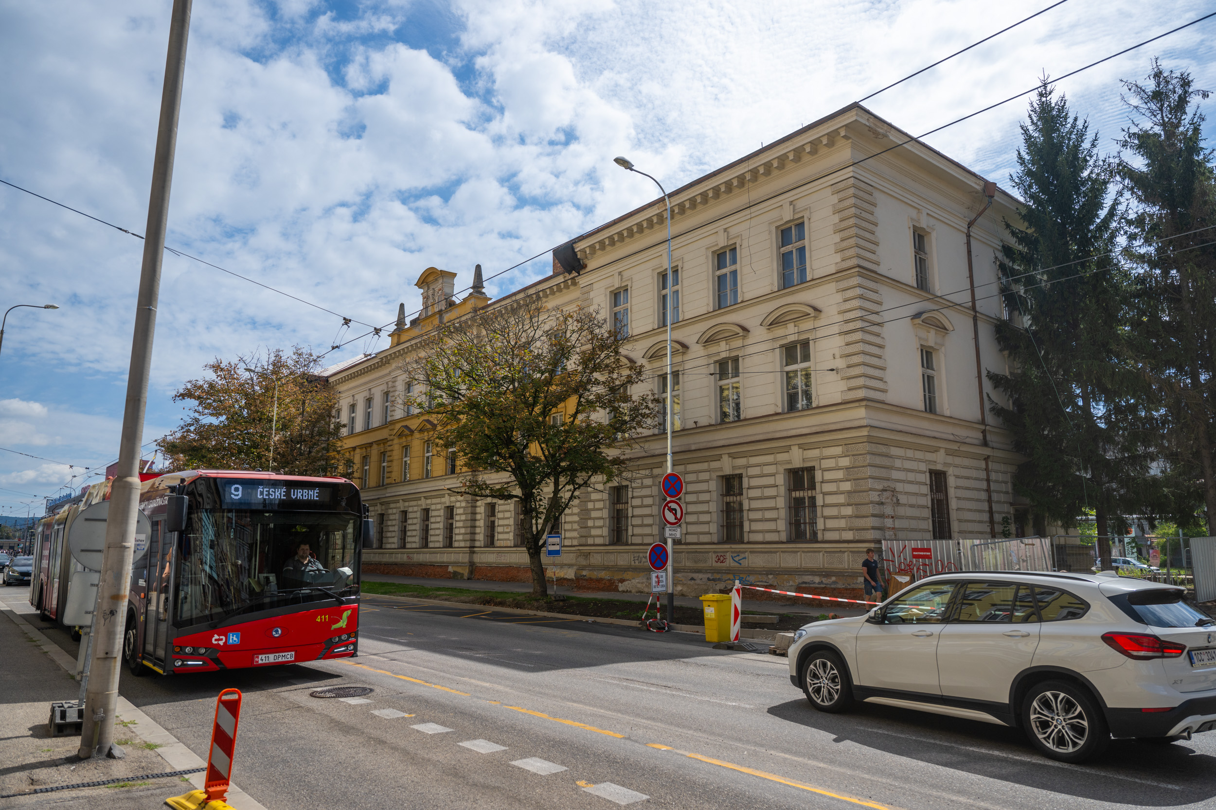 BYDLENÍ A SLUŽBY PRO VŠECHNY GENERACE